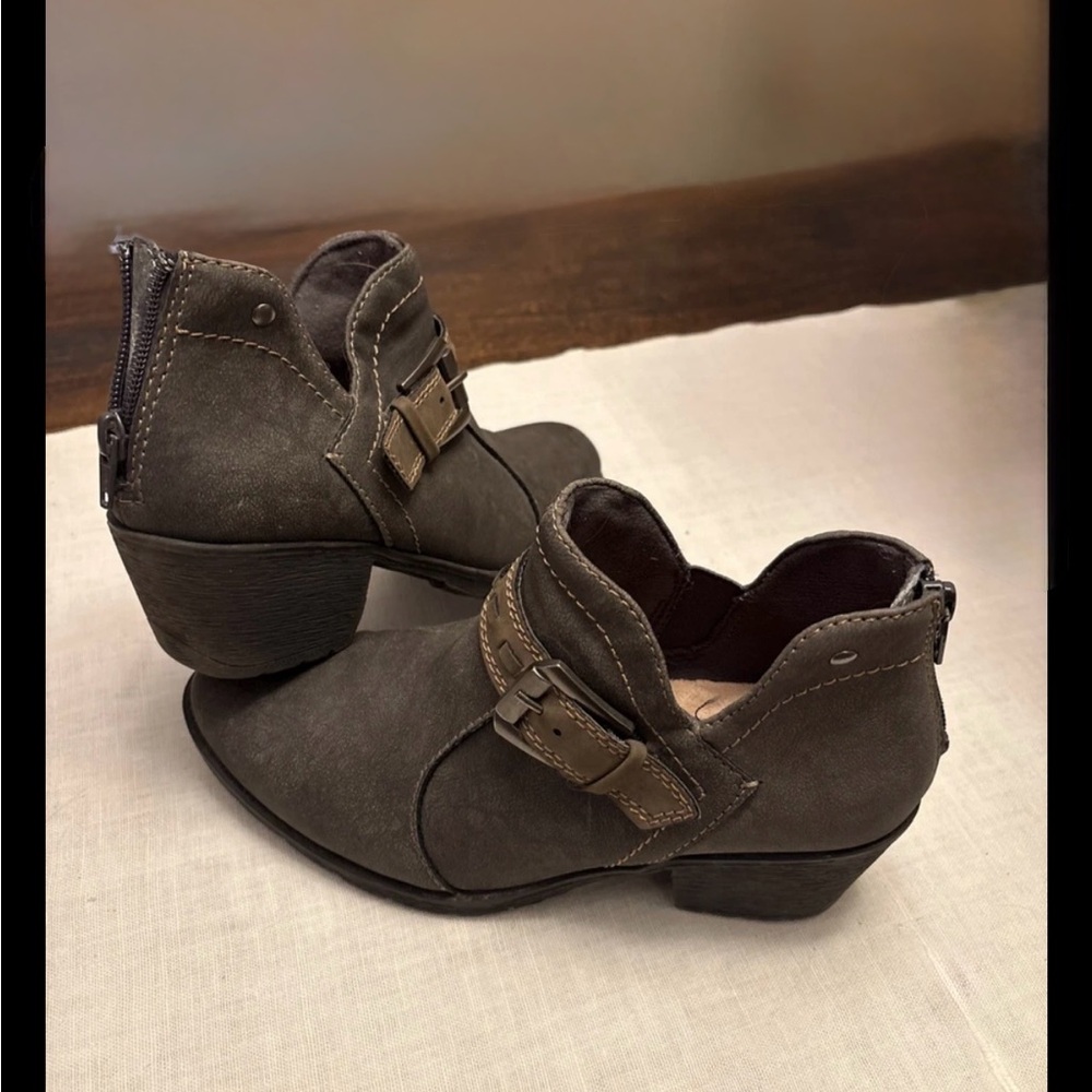 Earth Orgins Women's Brown Ankle Boots
